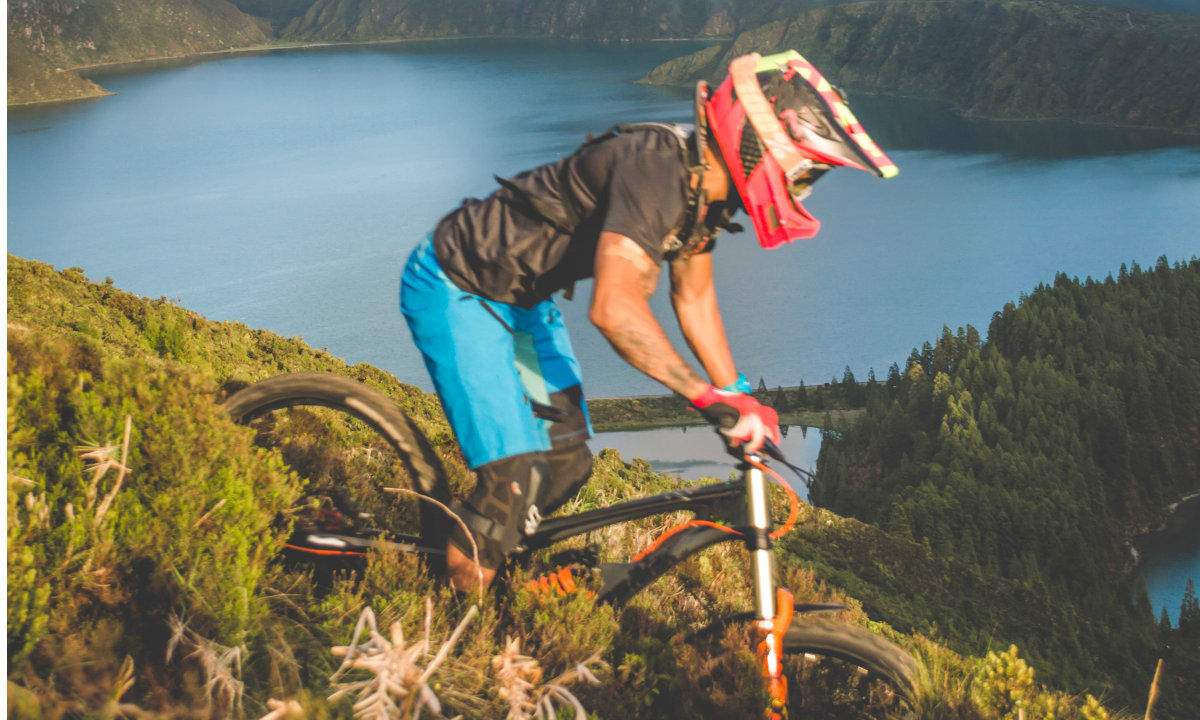 Rennvelo fahren Madeira Aussicht See von Oben