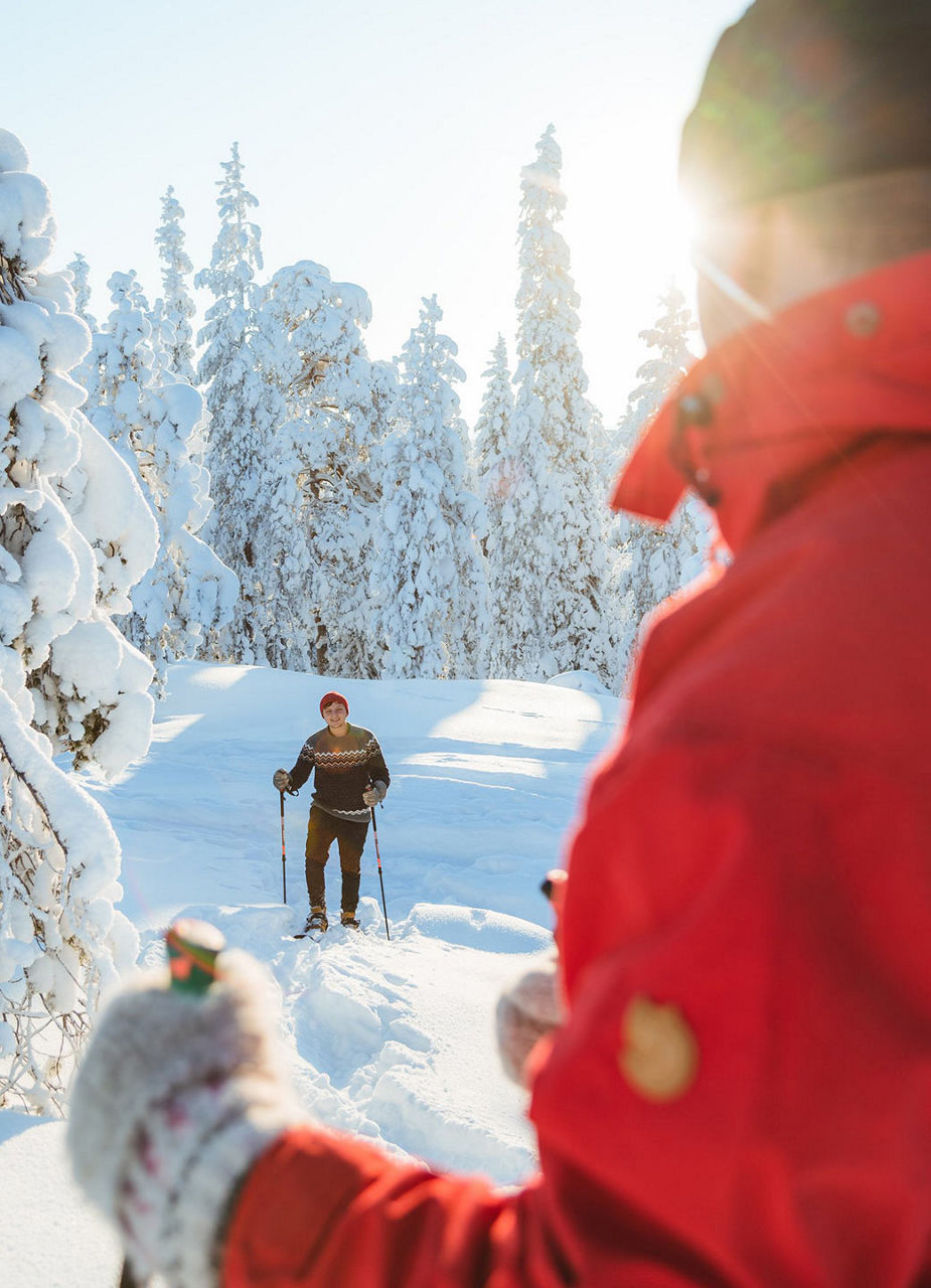 Skilangläufer im Skigebiet Ounasvaara