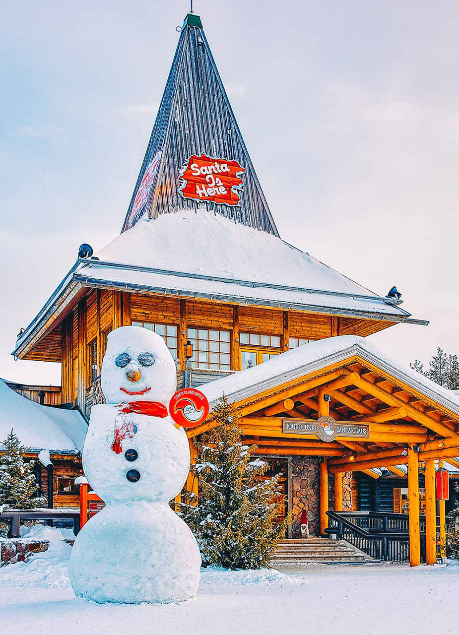 Schneemann im Weihnachtsdorf