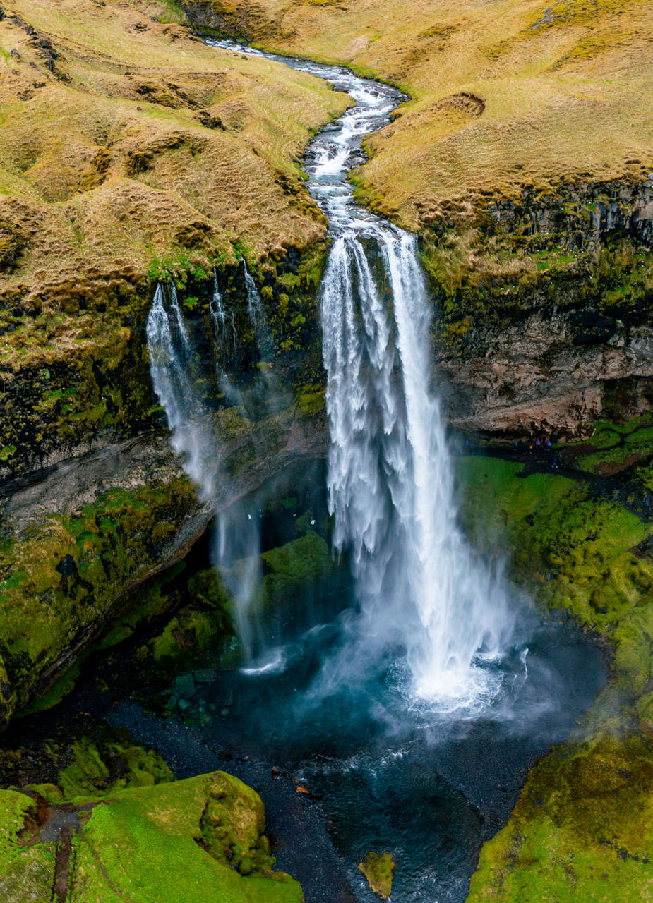 Seljalandsfoss waterfall