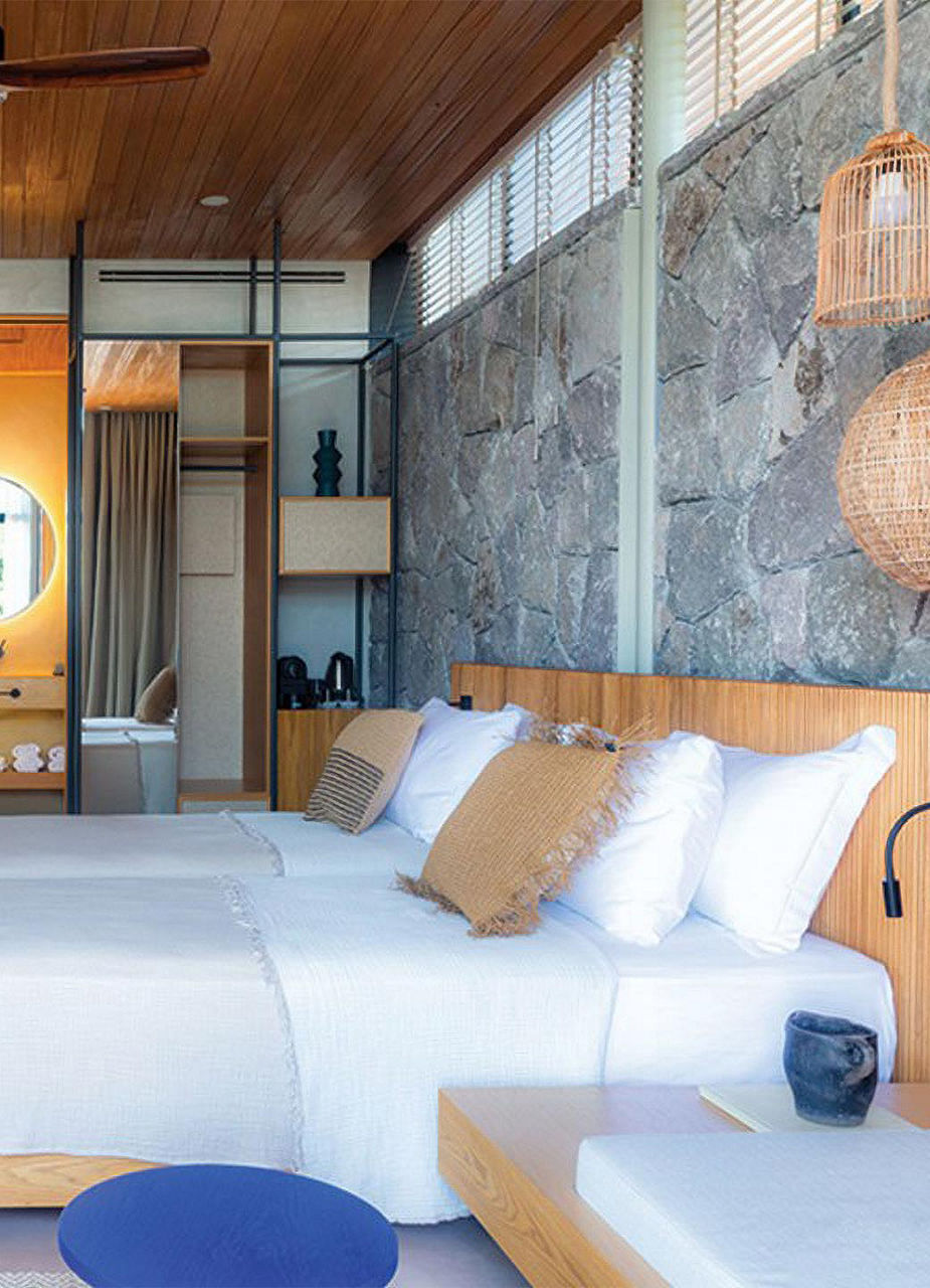 Room, Birdcage 33