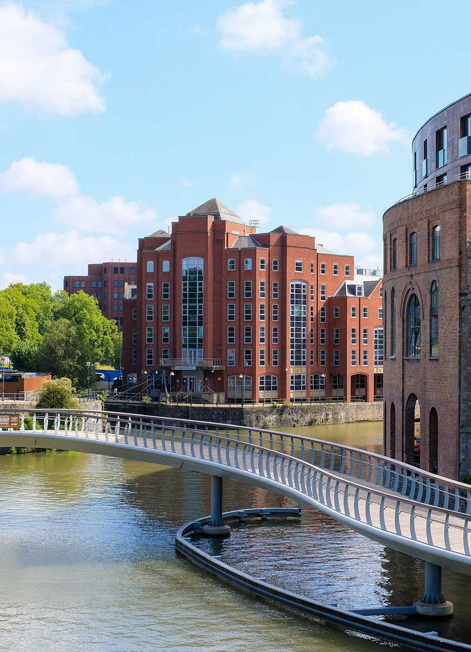 Pont dans le quartier du Waterfront à Bristol