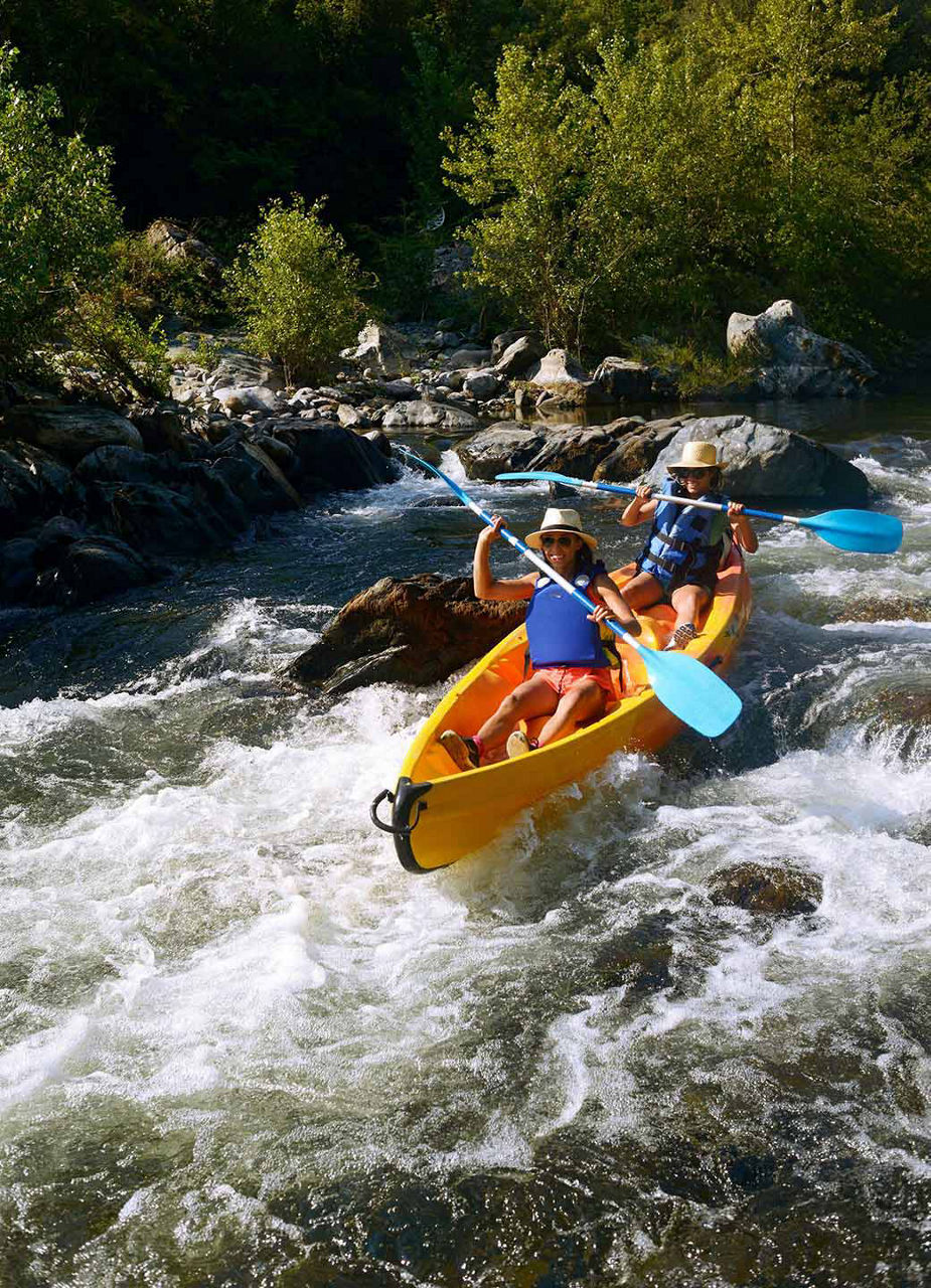 Descente en eaux vives en kayak