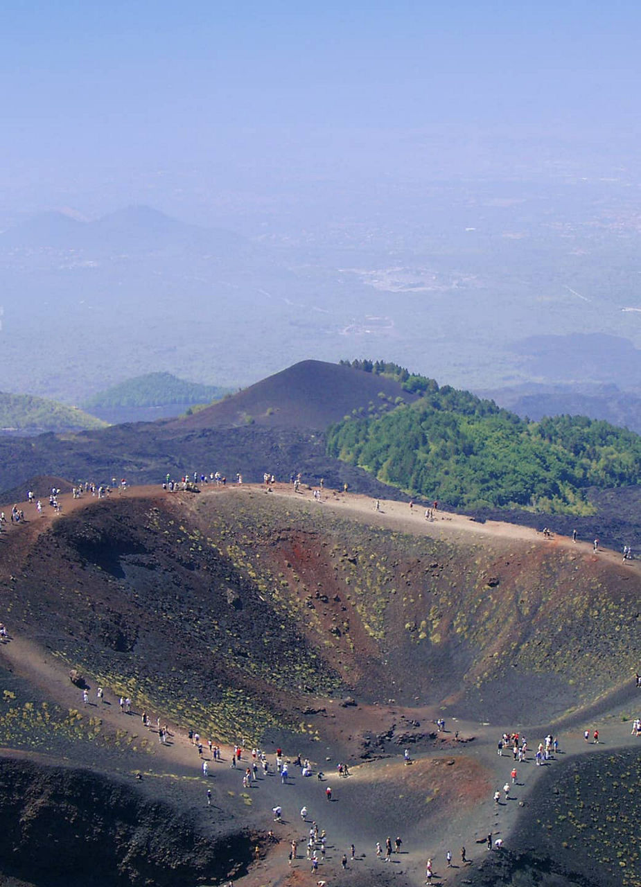 https://www.flyedelweiss.com/SiteCollectionImages/Destinations/Catania_Sicily/Tips/etna-header.jpg