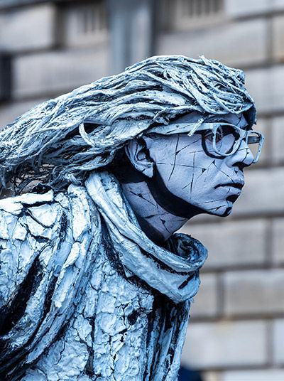 Lebende Statur beim Fringe Festival