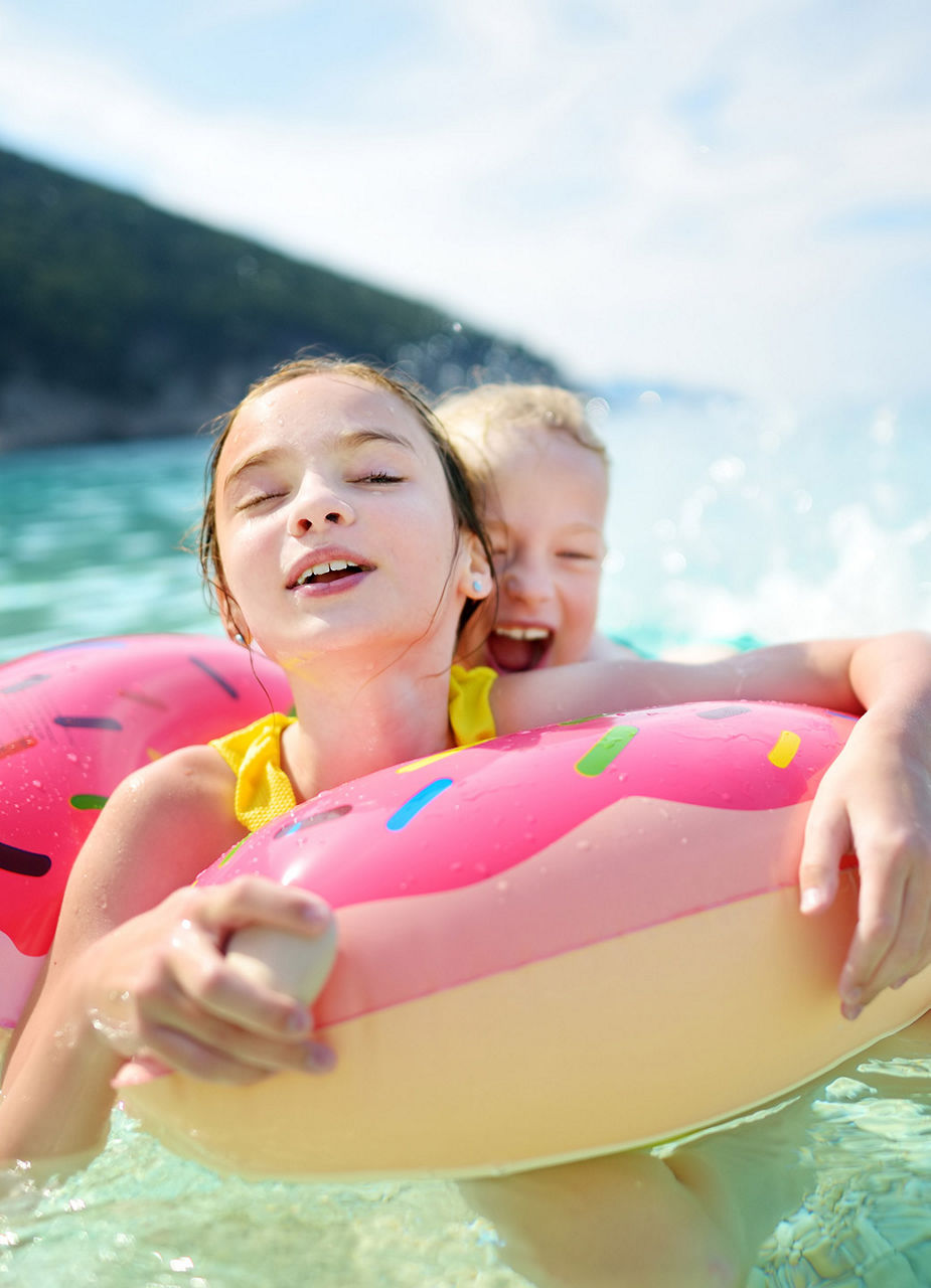 Kinder im Wasser