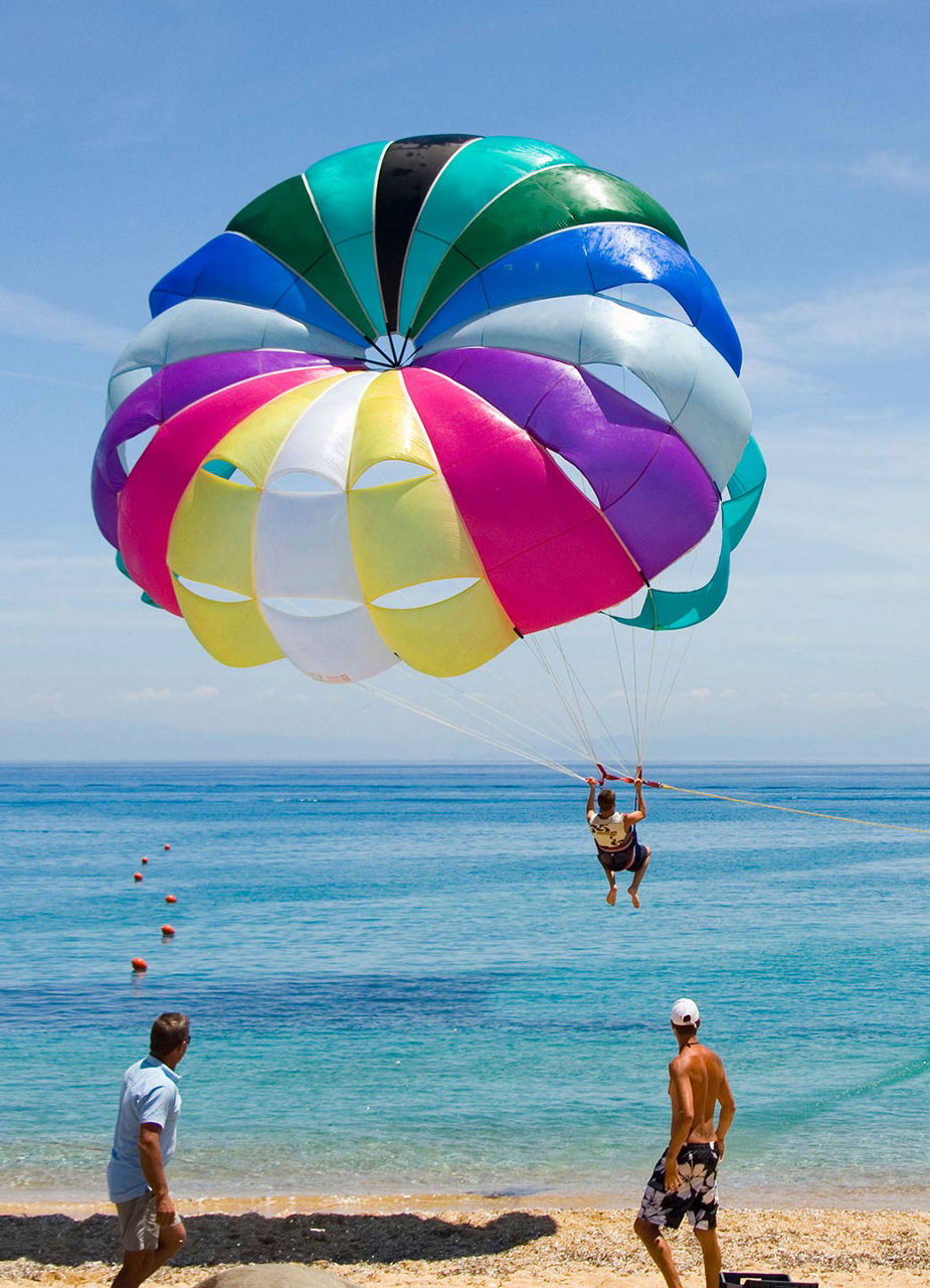 Paragliding am Strand von Skala