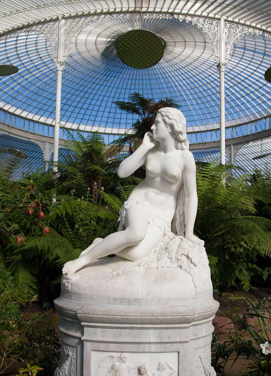Skulptur im Kibble Palace im Glasgow Botanic Gardens​