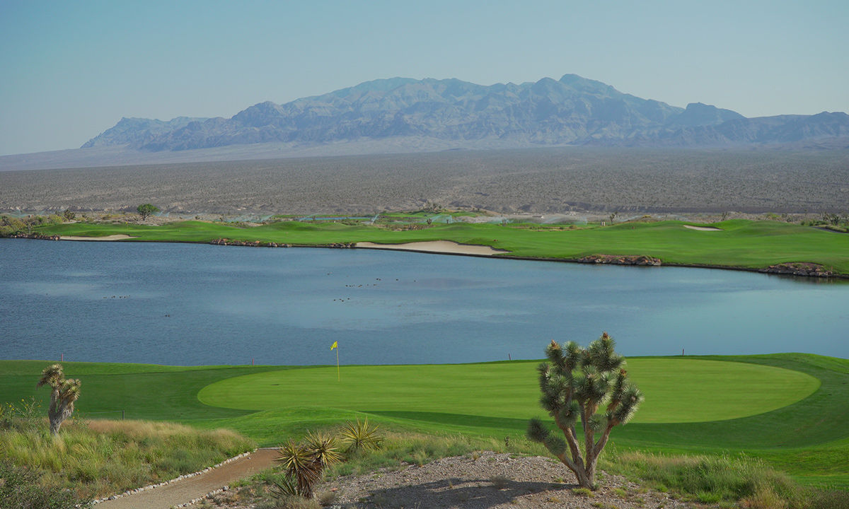 Golf course with lake, Las Vegas