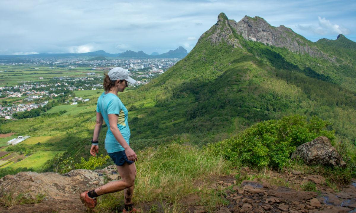 Wandern Mauritius Bergwanderung Frau Aussicht