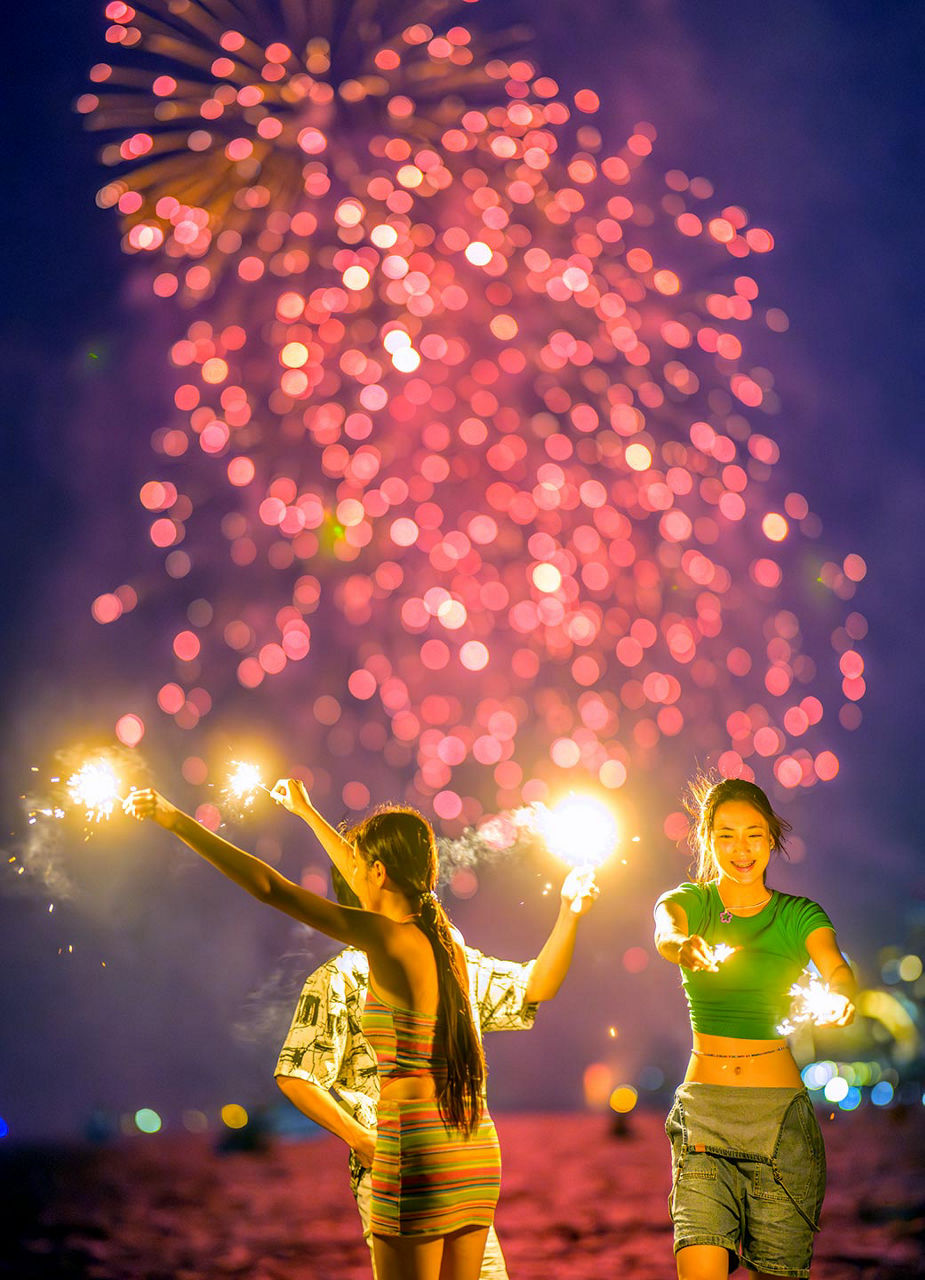 Fêtards au Pattaya Fireworks