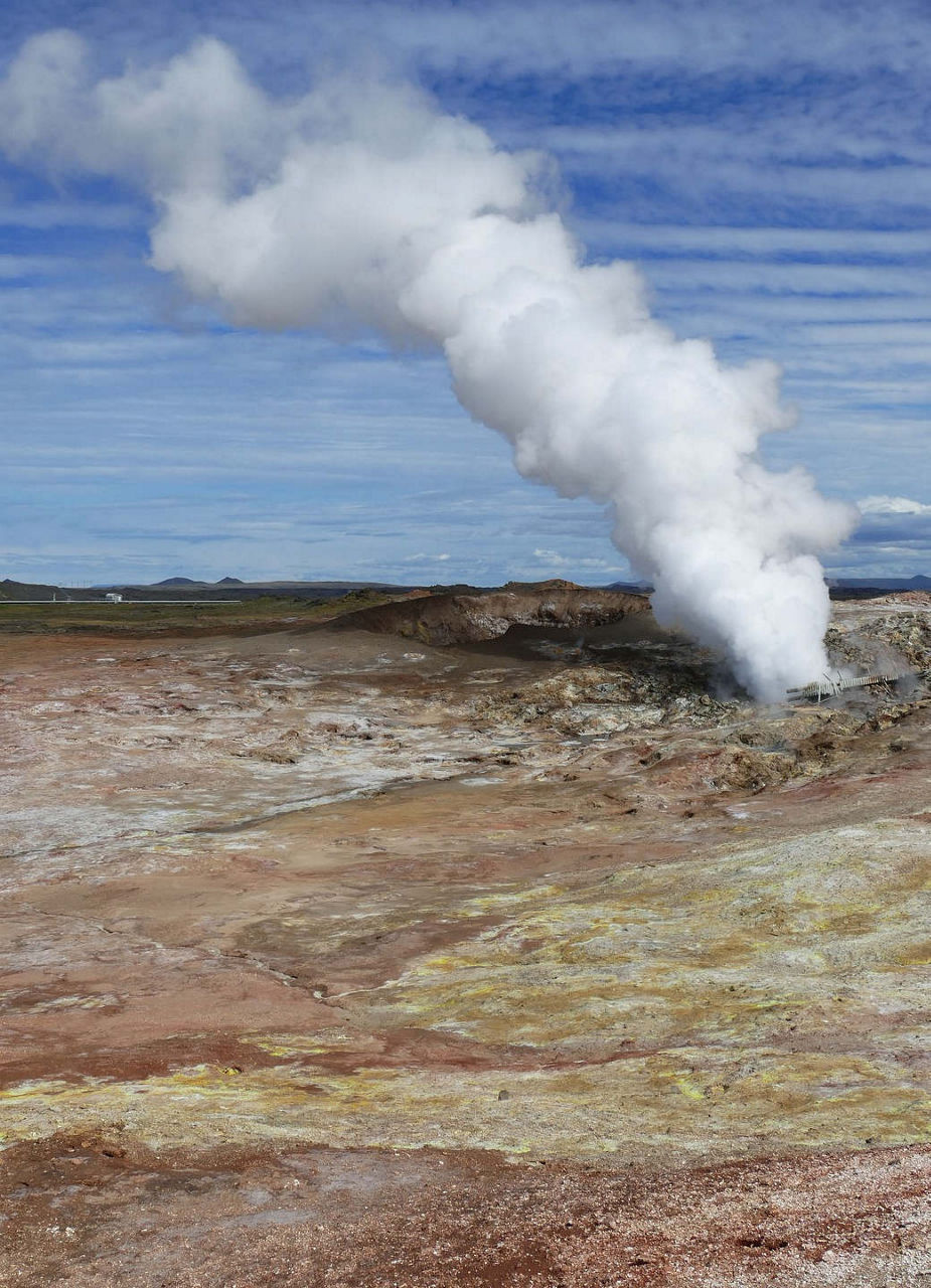 Fumarole, Island