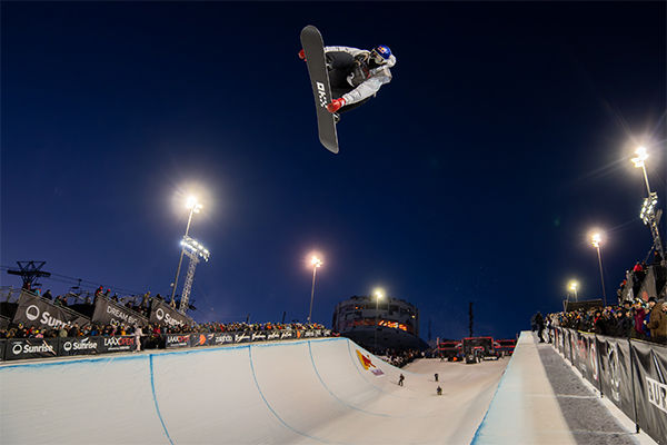 Snowboarder
