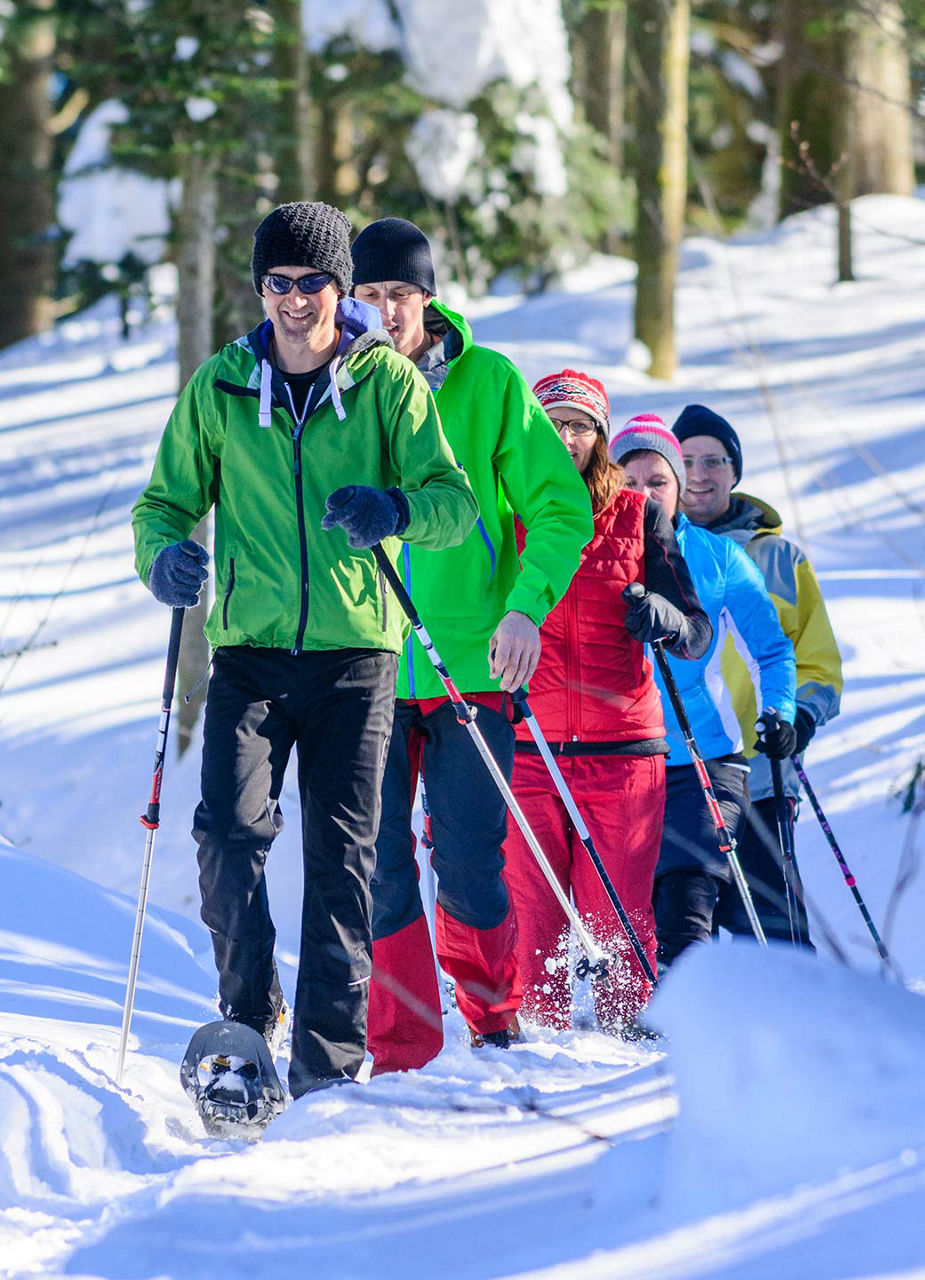 Gruppe bei einer Schneeschuhwanderung