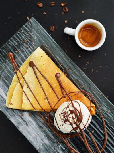 Crêpes with Ice Cream