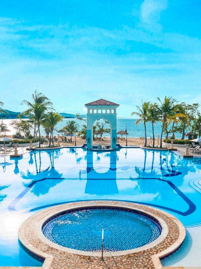 Swimmingpool at Sandals South Coast