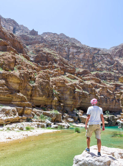 Hiking in Wadi Tiwi