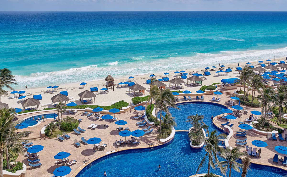 Hotel Pool, Strand und Meer