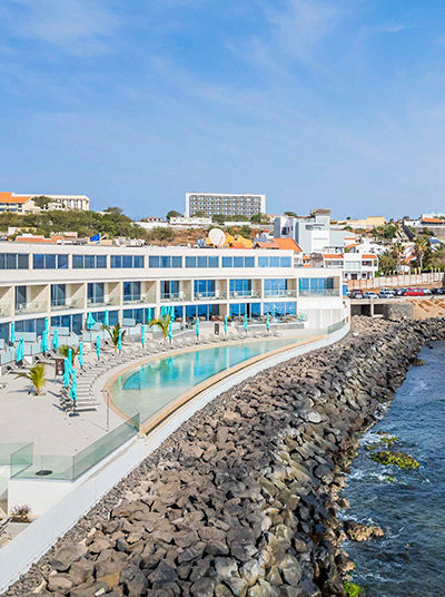 Espace extérieur avec piscine