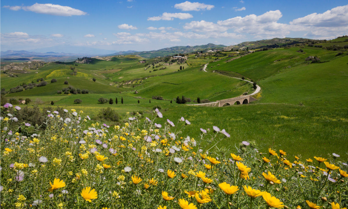 Rennvelo Sizilien Landschaft