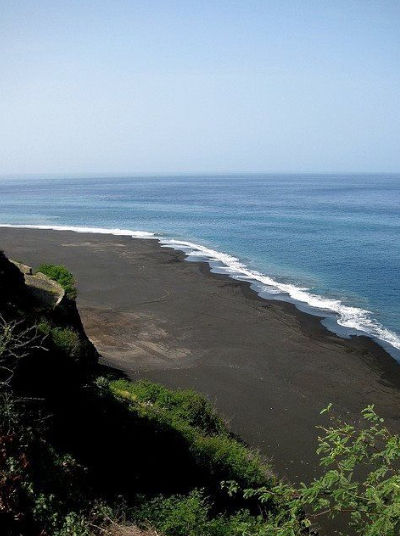 Fonti di Bila, Black Lava Beach 