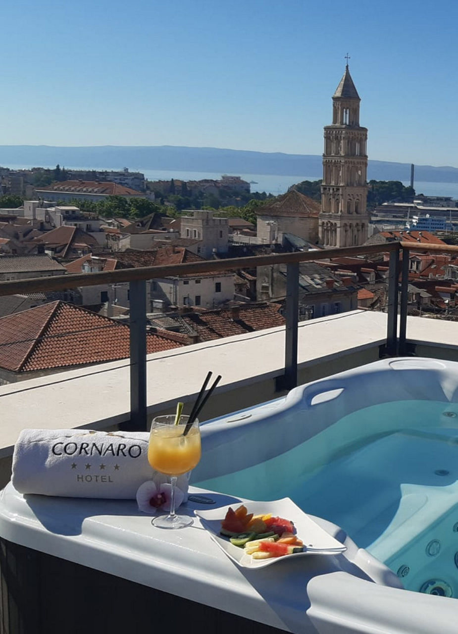 Rooftop Whirlpool and View