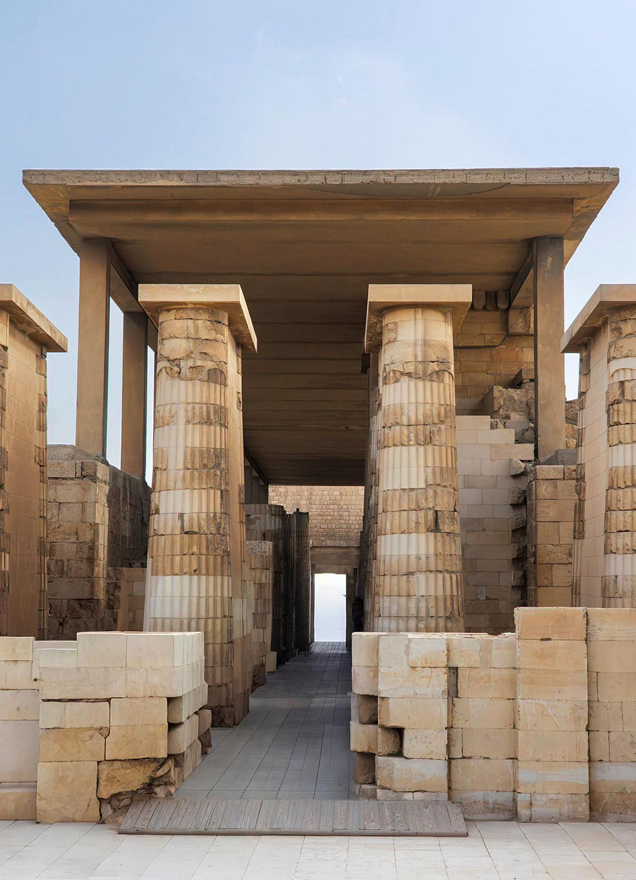 Das Gelände der Nekropole von Sakkara 