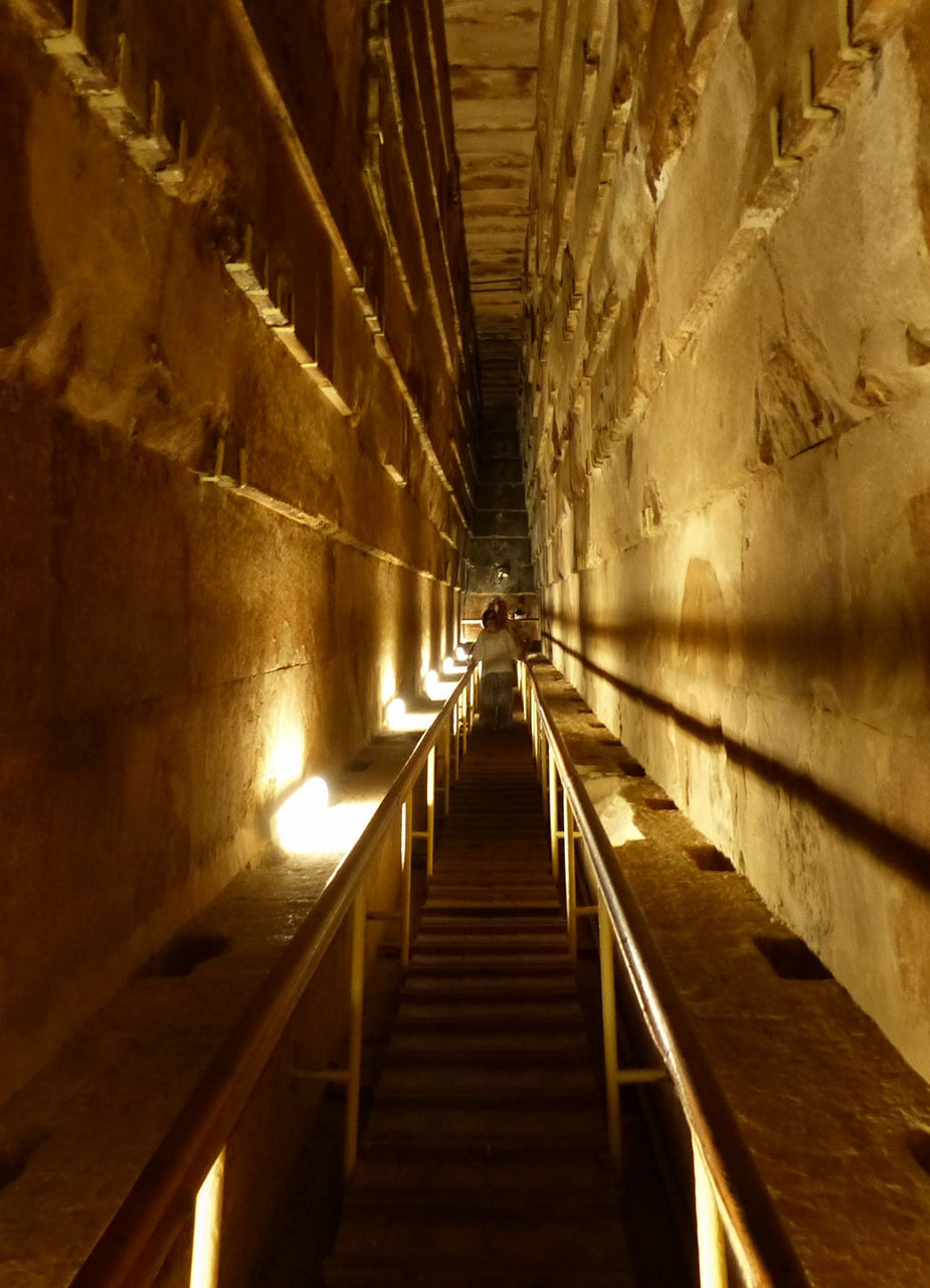 Pyramide von innen