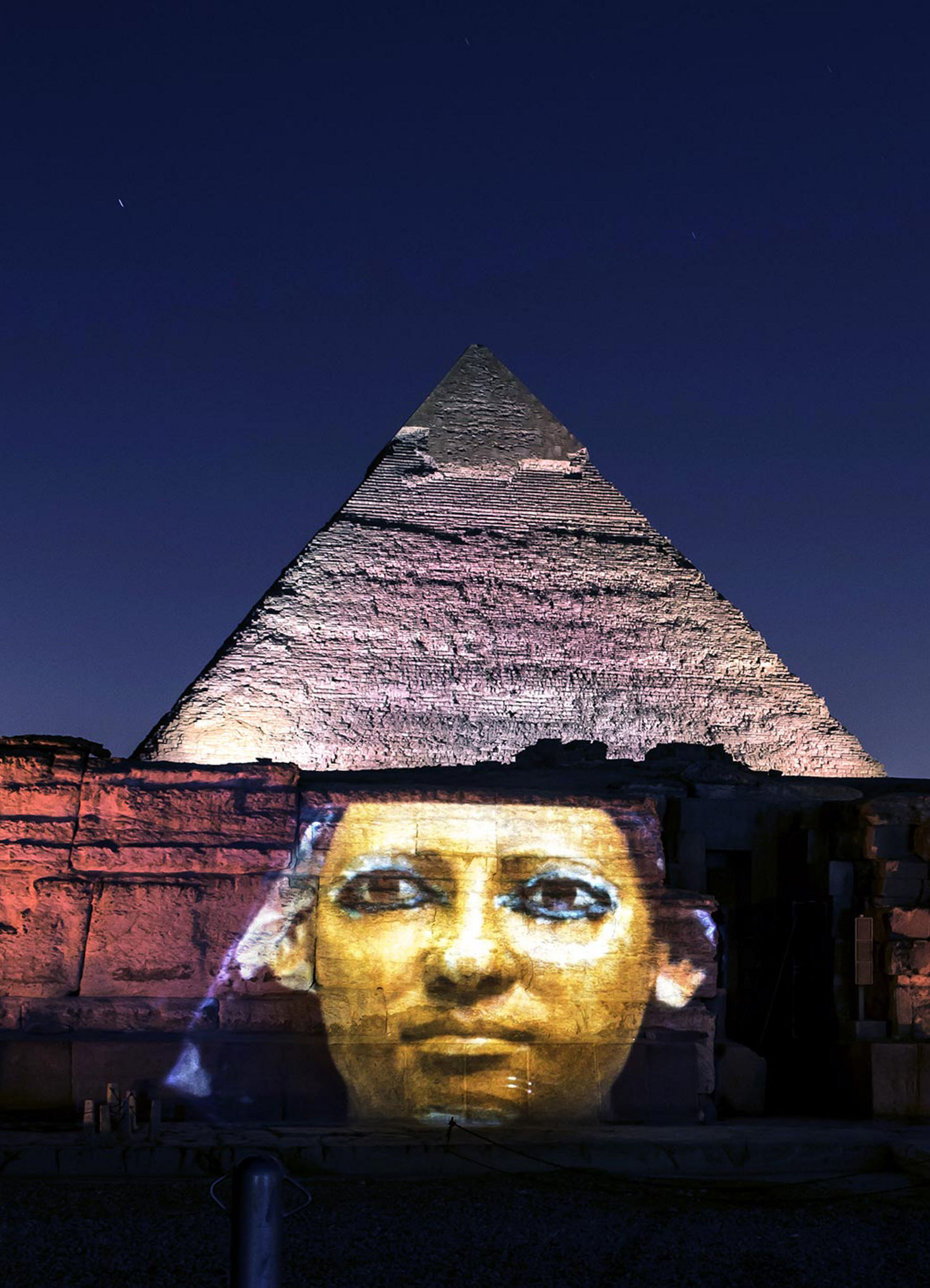 Visiter l'une des merveilles du monde | Edelweiss, image size:1470x2035