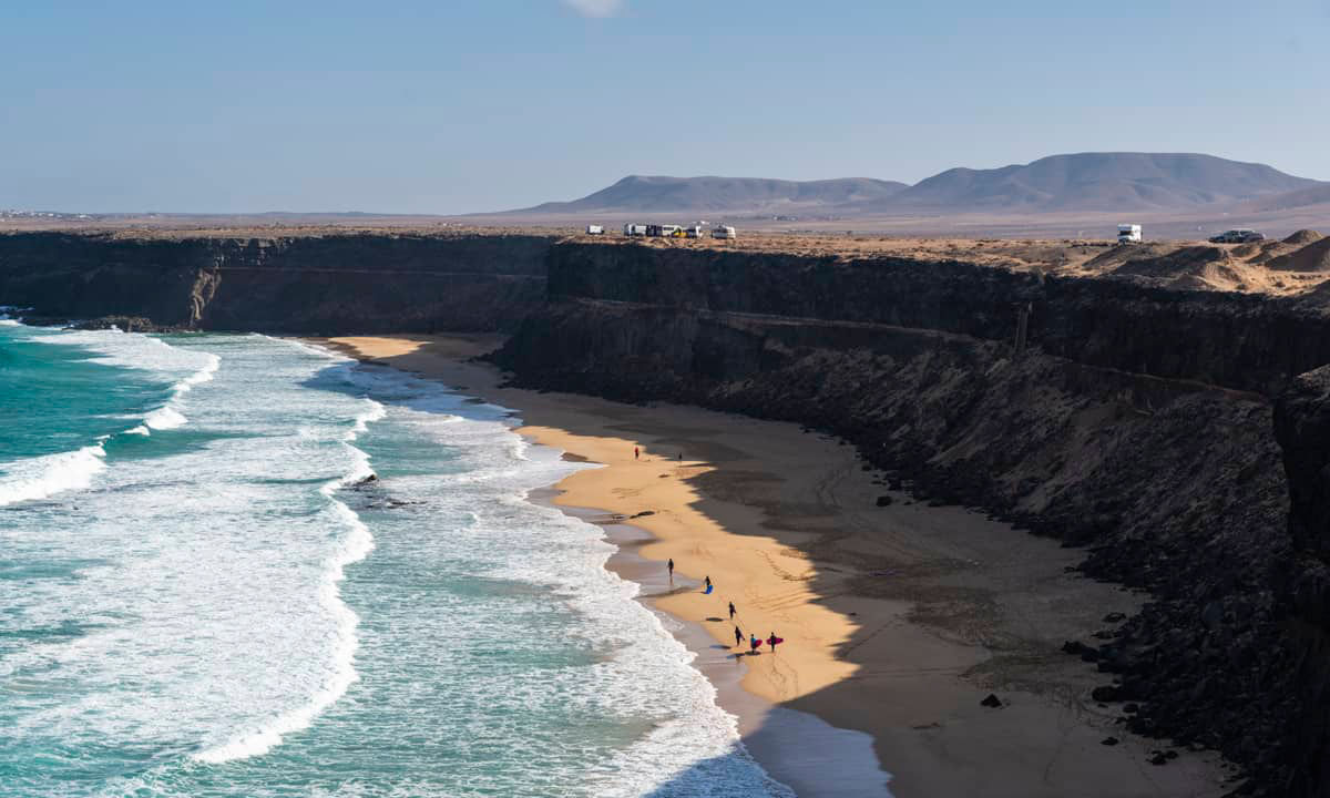 Kitesurfing