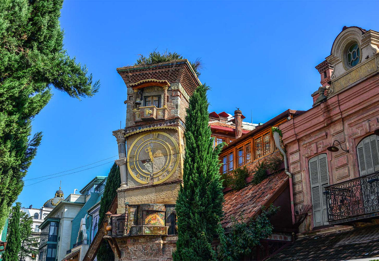 Der schiefe Glockenturm von Tifilis