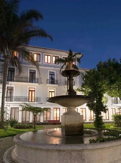 Vue extérieure de l’hôtel Azoris Angra Garden Plaza