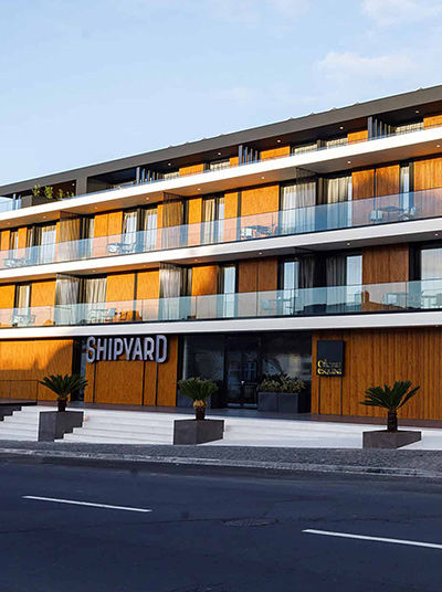 Vue extérieure l’hôtel The Shipyard Angra