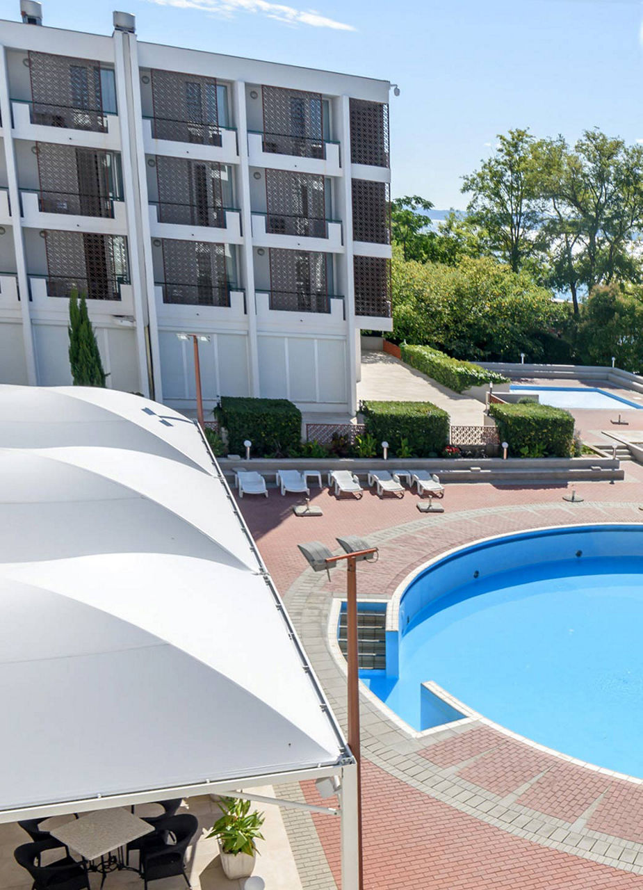 Pool area, Hotel Kolovare