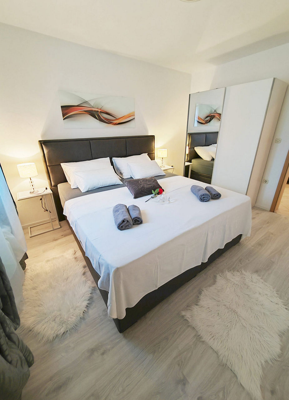 MTV Apartments, bedroom