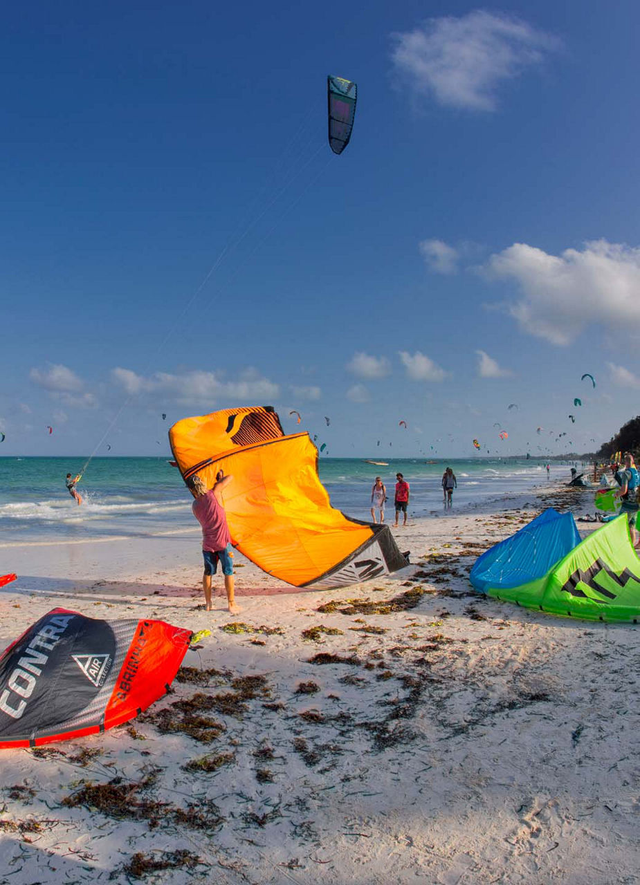 Kite-Surfer am Jambiani Beach